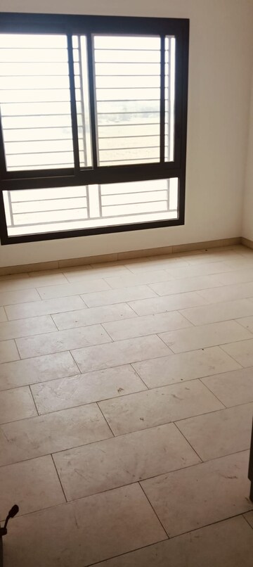 Room in 3 BHK Apartment at Sobha City Gurgaon, Sector 108 – for Rent