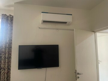 2 BHK Apartment For Rent in Emaar Emerald Estate, Sector 65