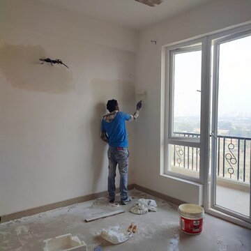 Room in 2 BHK Apartment at Emaar Emerald Estate, Sector 65 – for Rent