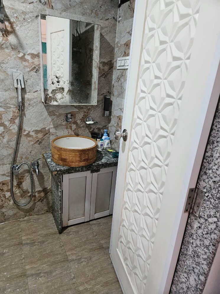 Bathroom, vrslyzonn-neelambari 1 Bedroom 500 Sq.Ft. Apartment In Vartak Nagar Thane 8730977