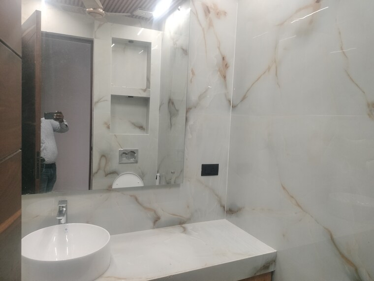 Bathroom, suncity-vatsal-valley 2 Bedroom 1030 Sq.Ft. Builder Floor In Gwal Pahari Gurgaon 8731018