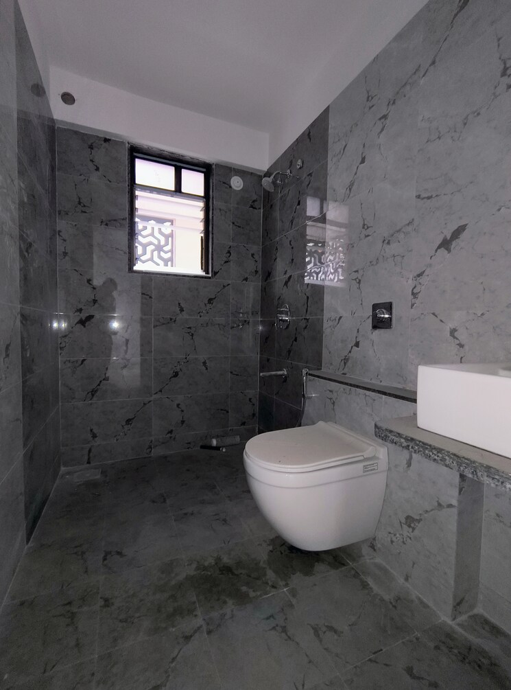 Bathroom, arv-uthville 3 Bedroom 961 Sq.Ft. Apartment In Kharadi Pune 8731004