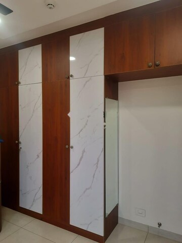 Room in 2.5 BHK Apartment at Aparna Sarovar Zenith, Nallagandla – for Rent