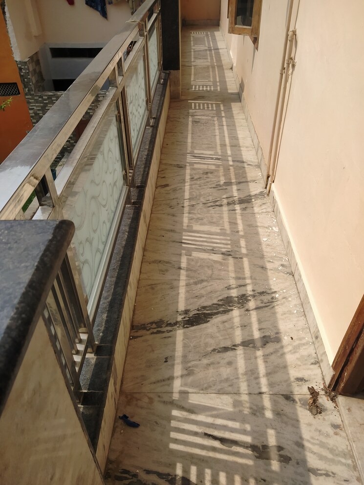 Balcony, sector 30 3 Bedroom 100 Sq.Yd. Independent House In Sector 30 Faridabad 8731124