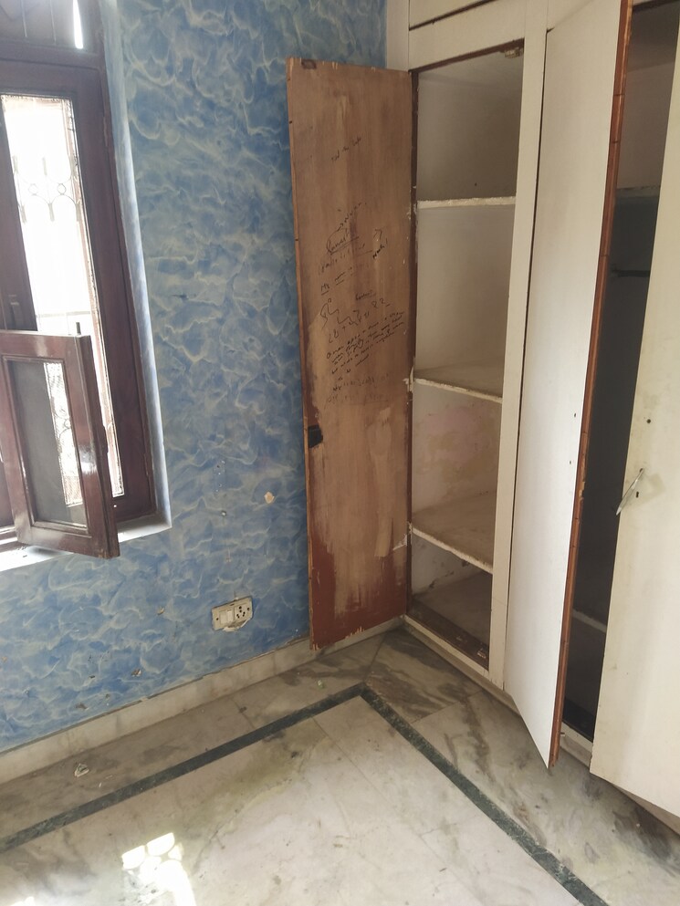 undefined, sector 30 3 Bedroom 100 Sq.Yd. Independent House In Sector 30 Faridabad 8731124