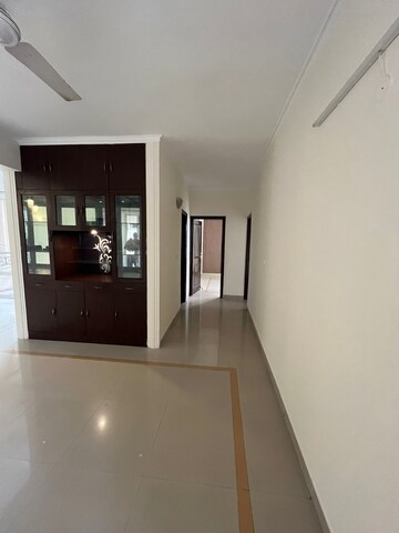 Room in 3 BHK Apartment at Orchid Petals, Sector 49 – for Rent