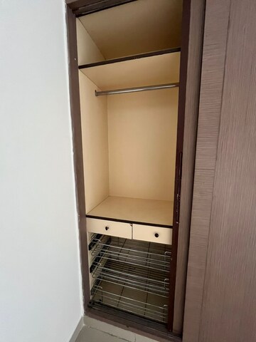 Building Lobby in 3 BHK Apartment at Orchid Petals, Sector 49 – for Rent