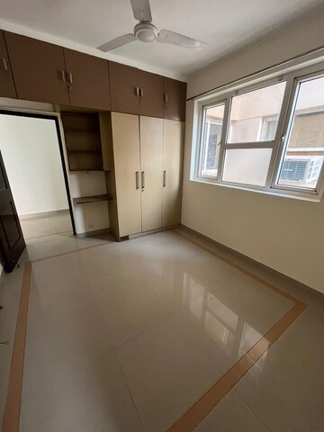 Room in 3 BHK Apartment at Orchid Petals, Sector 49 – for Rent