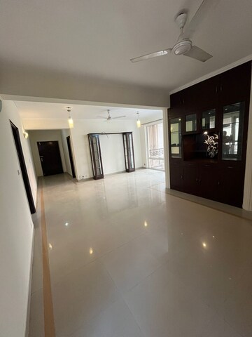 Room in 3 BHK Apartment at Orchid Petals, Sector 49 – for Rent