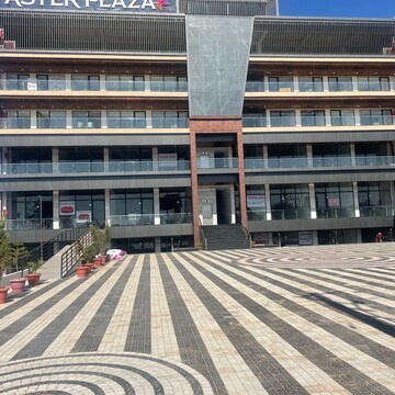  Showroom – Exterior View View at New Aster Plaza, International Airport Road - for Rent