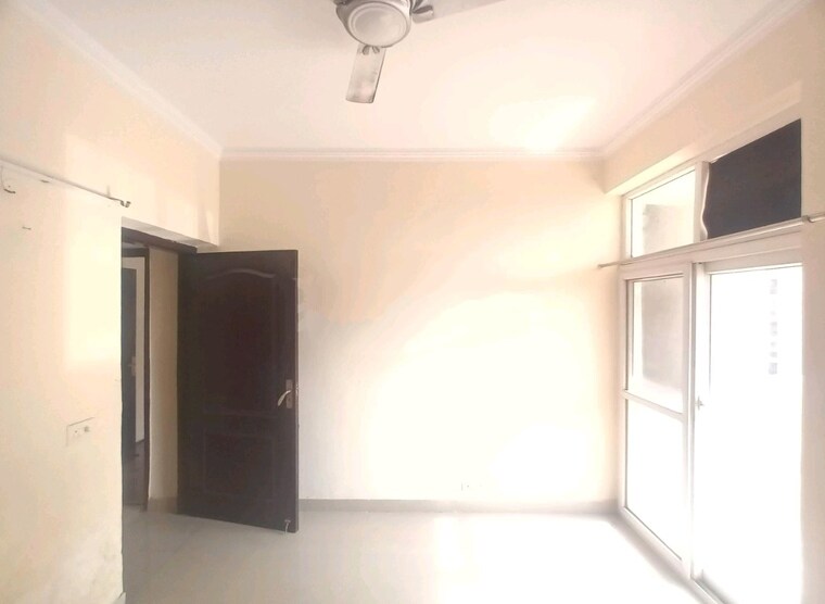 Room, amrapali-silicon-city 2 Bedroom 1075 Sq.Ft. Apartment In Sector 76 Noida 8731098