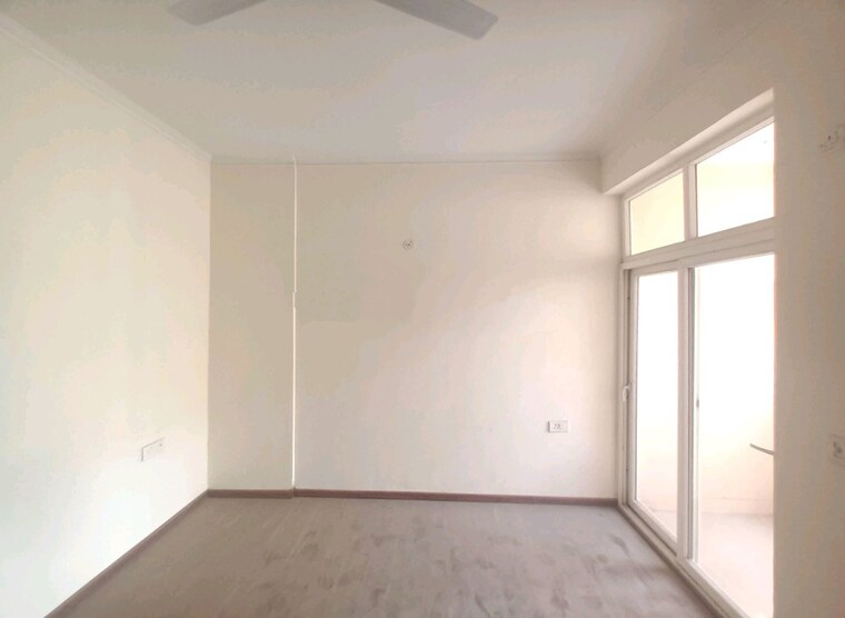 Room, amrapali-silicon-city 2 Bedroom 1075 Sq.Ft. Apartment In Sector 76 Noida 8731098