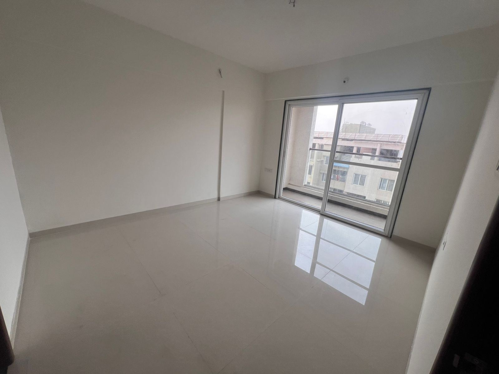 2 BHK + Extra Room Apartment For Rent in Majestique Marbella Phase 1