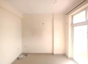 Room in 3 BHK Apartment at Amrapali Silicon City, Sector 76 – for Sale