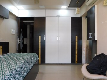 Master Bedroom in 3 BHK Apartment at Rajshree Daisy, Chembur – for Sale