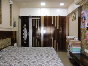 Room in 3 BHK Apartment at Rajshree Daisy, Chembur – for Sale