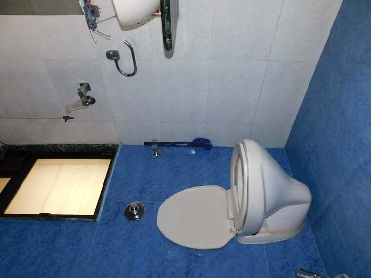 Bathroom, rajshree-daisy 3 Bedroom 1100 Sq.Ft. Apartment In Chembur Mumbai 8731128