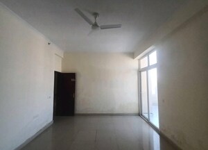 Room in 3 BHK Apartment at Amrapali Silicon City, Sector 76 – for Sale