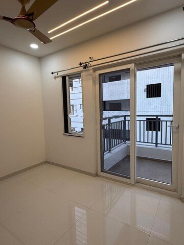Room in 2.5 BHK Apartment at Aakriti Miro, Nallagandla – for Rent