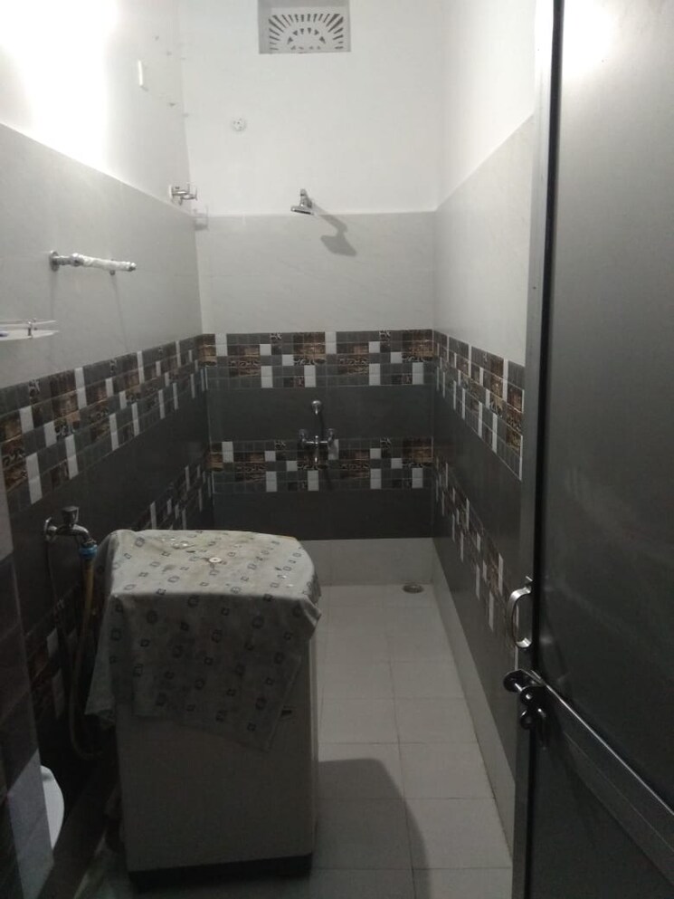 Bathroom, kokar 3 Bedroom 1650 Sq.Ft. Apartment In Kokar Ranchi 8731126