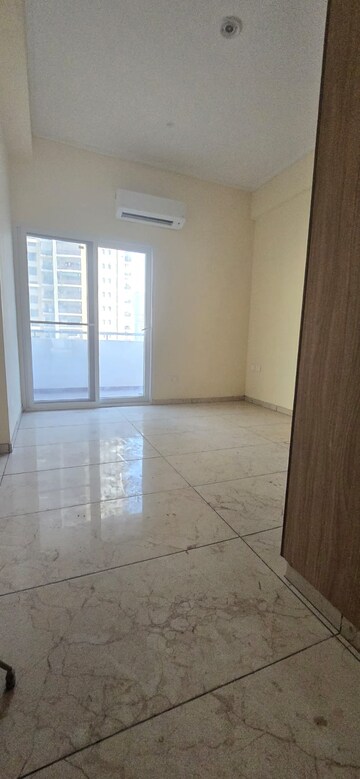 Room in 3 BHK Apartment at Dasnac Burj, Sector 75 – for Rent
