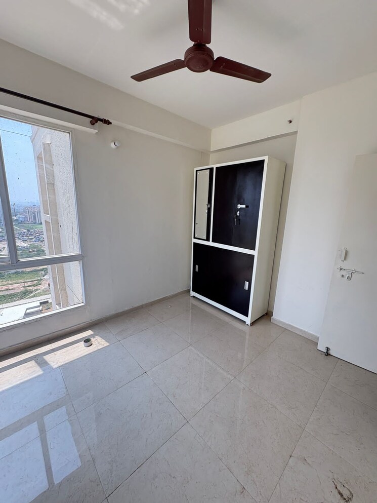 Room, signature-the-millennia-2 2 Bedroom 603 Sq.Ft. Apartment In Sector 37d Gurgaon 8731164