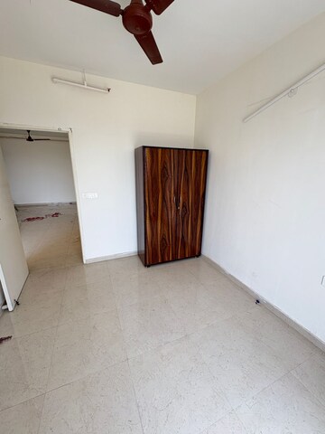 Room in 2 BHK Apartment at Signature The Millennia 2, Sector 37d – for Rent