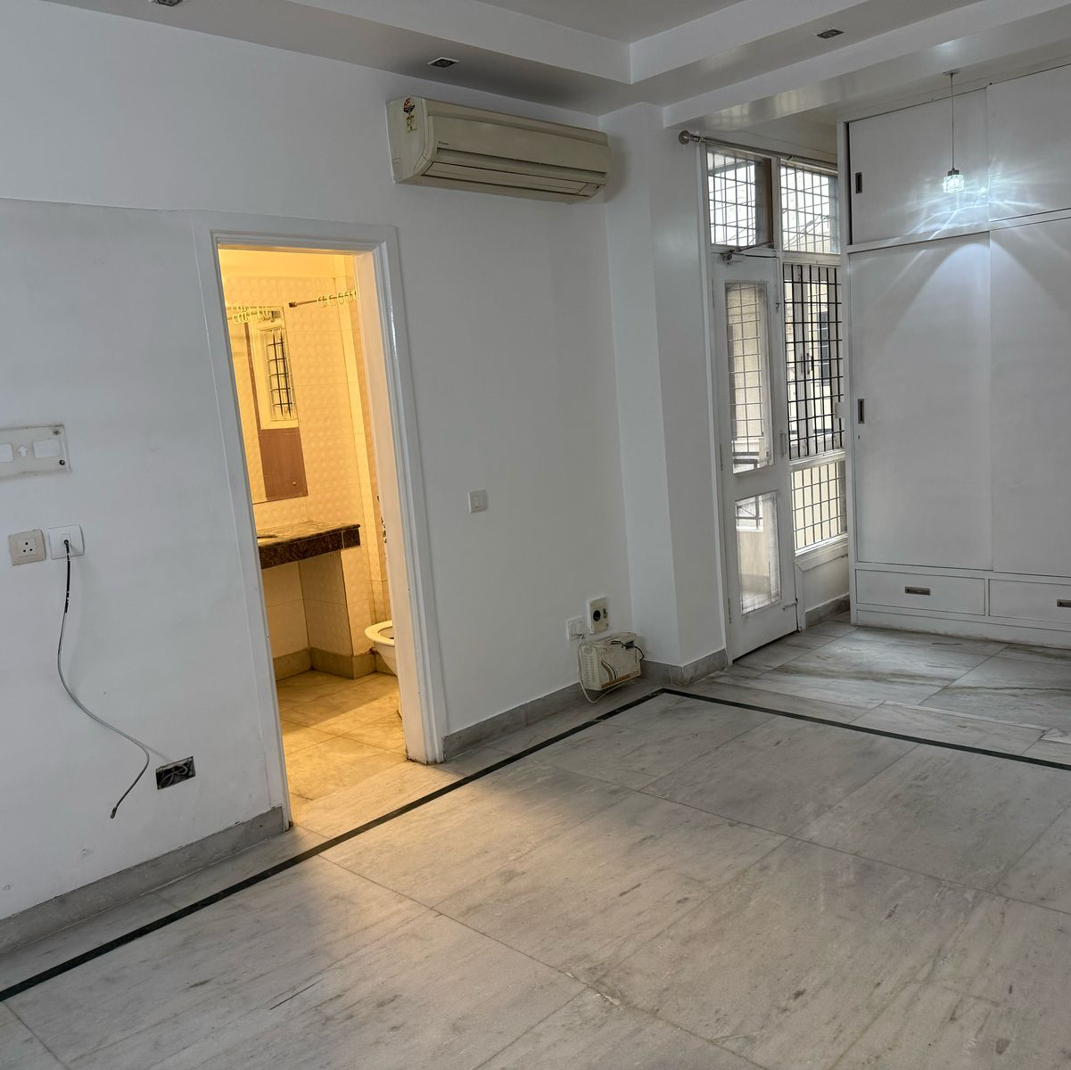 3 BHK Builder Floor For Rent in DLF Gateway Tower