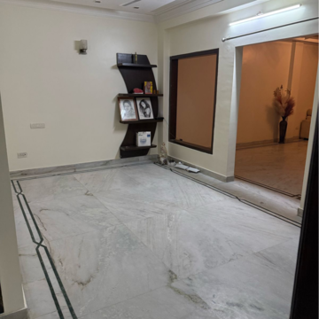 Room in 3 BHK Builder Floor at DLF Gateway Tower, Dlf Cyber City – for Rent