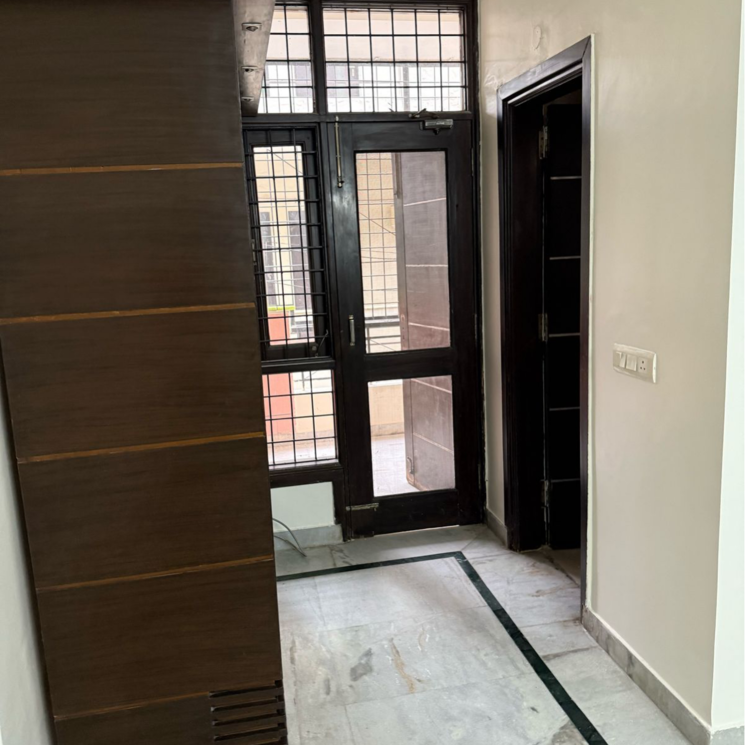 Room, dlf-gateway-tower 3 Bedroom 2500 Sq.Ft. Builder Floor In Dlf Cyber City Gurgaon 8731244