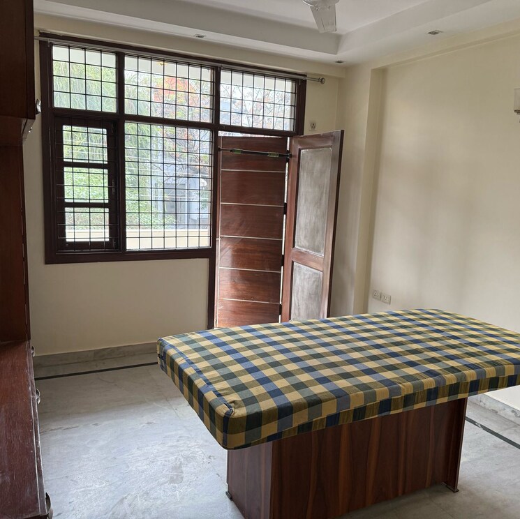 Bedroom, dlf-gateway-tower 3 Bedroom 2500 Sq.Ft. Builder Floor In Dlf Cyber City Gurgaon 8731244