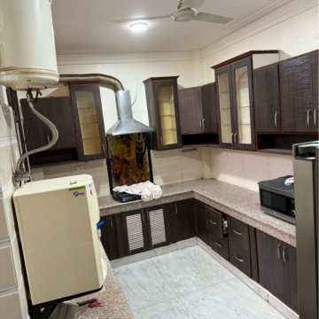 Kitchen in 3 BHK Builder Floor at DLF Gateway Tower, Dlf Cyber City – for Rent
