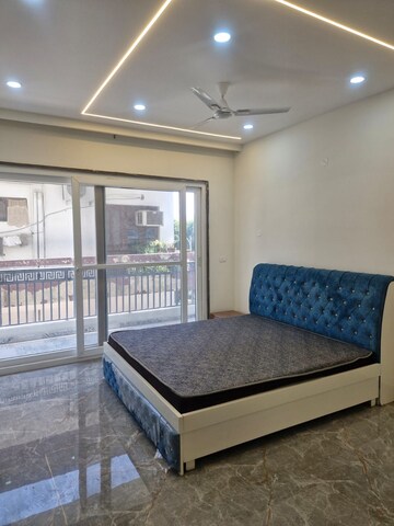 Bedroom in 3 BHK Builder Floor at Sector 46 – for Rent