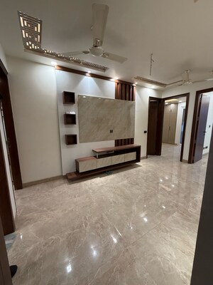 Room in 3 BHK Builder Floor at Fidato Honour Homes, Sector 89 – for Sale