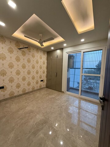 Room in 3 BHK Builder Floor at Fidato Honour Homes, Sector 89 – for Sale