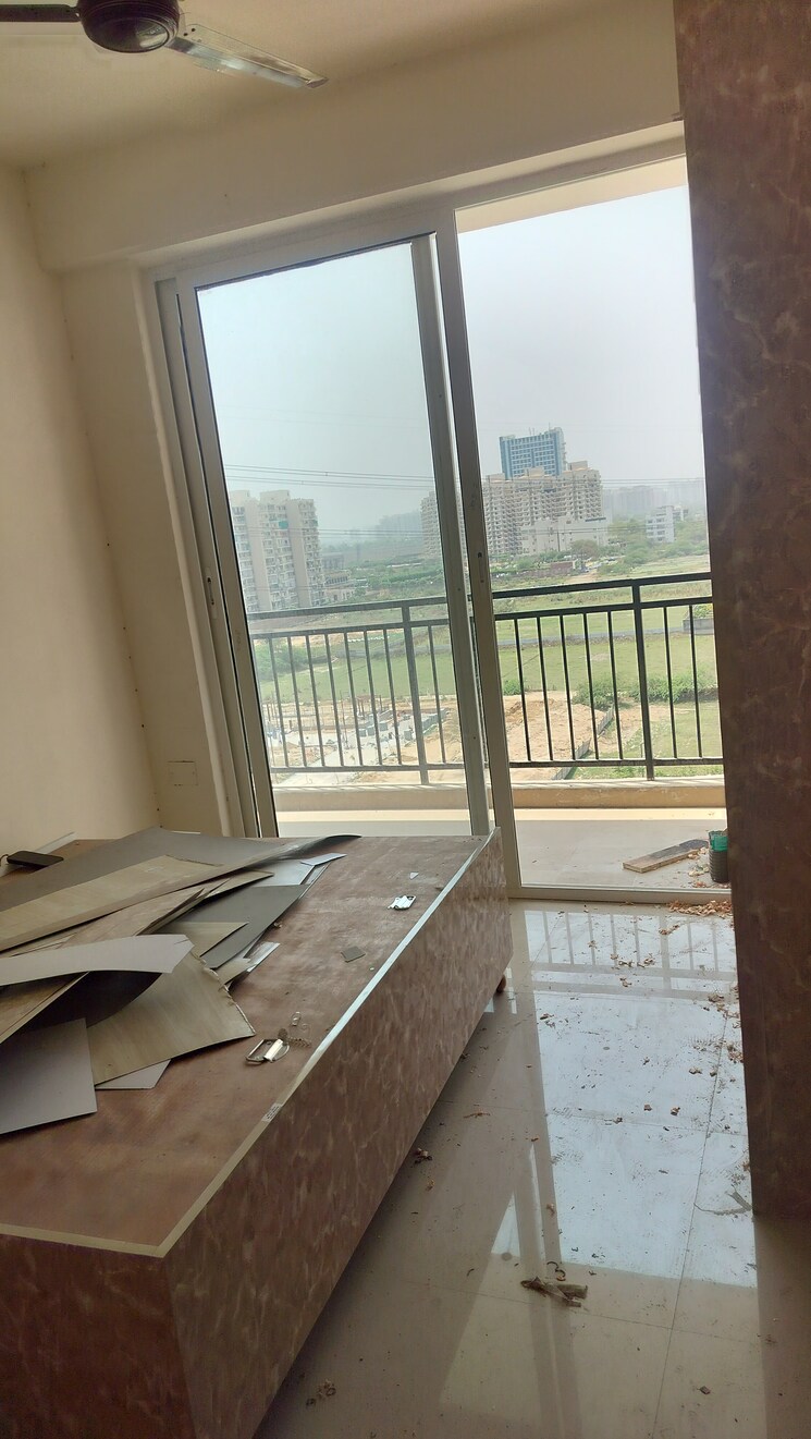 Balcony, rof-aalayas-phase-2 3 Bedroom 864 Sq.Ft. Apartment In Sector 102 Gurgaon 8731274