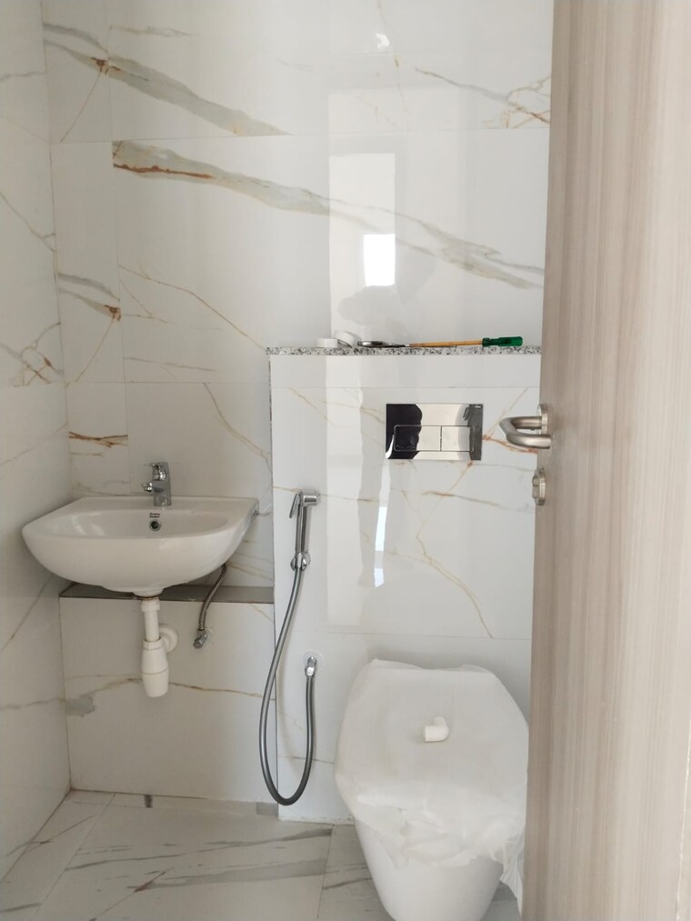 Bathroom, wadhwa-tw-gardens 2 Bedroom 680 Sq.Ft. Apartment In Kandivali East Mumbai 8731249