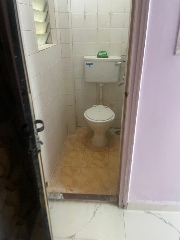 Bathroom, poonam-kirti-chs-ltd 2 Bedroom 750 Sq.Ft. Apartment In Poonam Nagar Mumbai 8731287