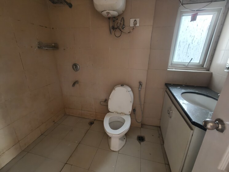 Bathroom, orchid-petals 3 Bedroom 2061 Sq.Ft. Apartment In Sector 49 Gurgaon 8731414