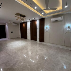 Room in 4 BHK Builder Floor at Ireo City Plots, Sector 60 – for Sale