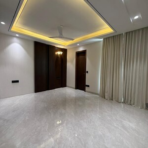 Room in 4 BHK Builder Floor at Ireo City Plots, Sector 60 – for Sale