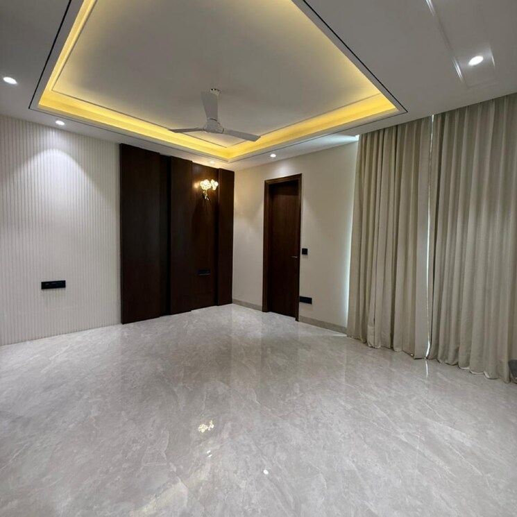 Room, ireo-city-plots 4 Bedroom 300 Sq.Yd. Builder Floor In Sector 60 Gurgaon 8731369