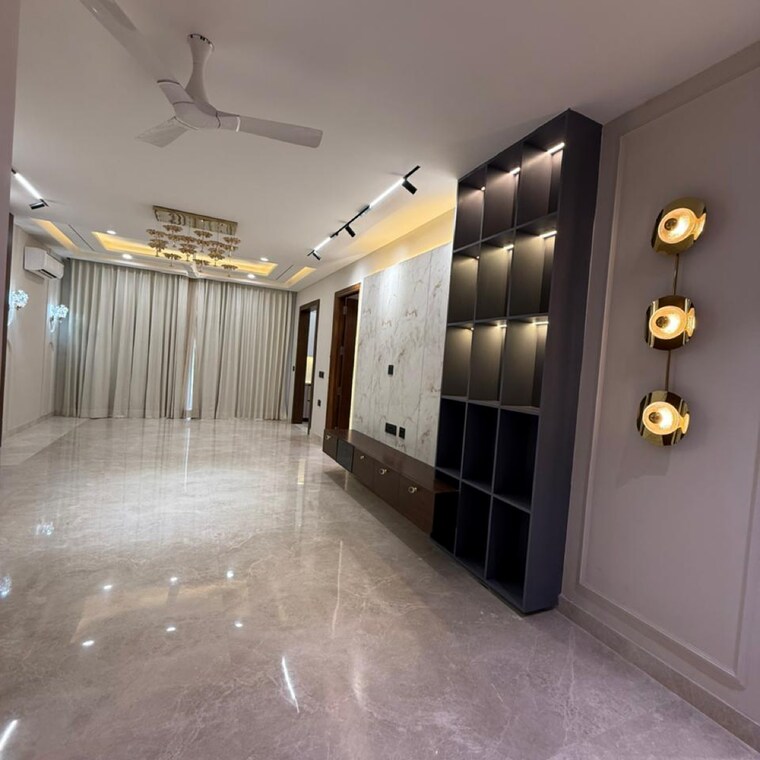 Living Room, ireo-city-plots 4 Bedroom 300 Sq.Yd. Builder Floor In Sector 60 Gurgaon 8731369