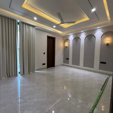 Building Lobby in 4 BHK Builder Floor at Ireo City Plots, Sector 60 – for Sale