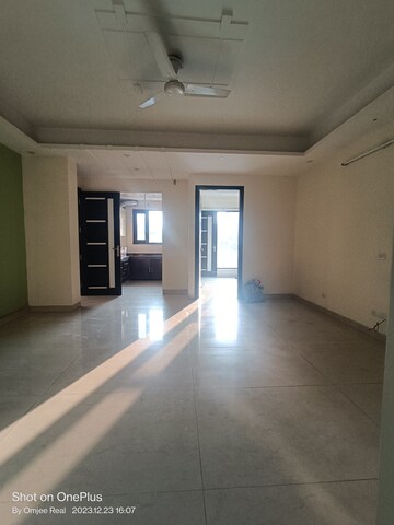 Room in 2 BHK Builder Floor at Ansal Sushant Lok I, Sector 43 – for Rent