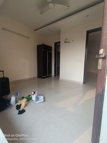 Room in 2 BHK Builder Floor at Ansal Sushant Lok I, Sector 43 – for Rent