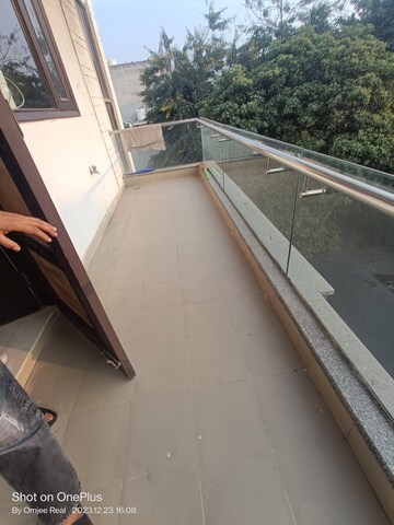 Balcony in 2 BHK Builder Floor at Ansal Sushant Lok I, Sector 43 – for Rent