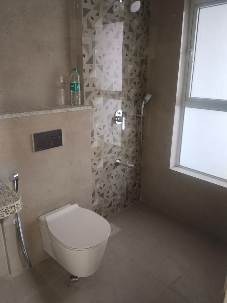 Bathroom, oberoi-sky-city 3 Bedroom 1094 Sq.Ft. Apartment In Borivali East Mumbai 8731380