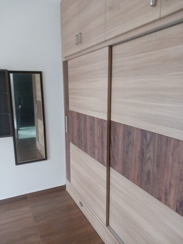 Room in 4 BHK Builder Floor at Ansal Sushant Lok I, Sector 43 – for Rent