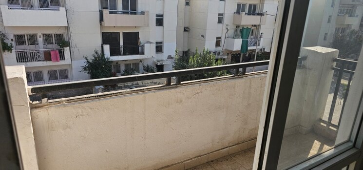 Balcony, sector 84 3 Bedroom 250 Sq.Yd. Builder Floor In Sector 84 Faridabad 8731504